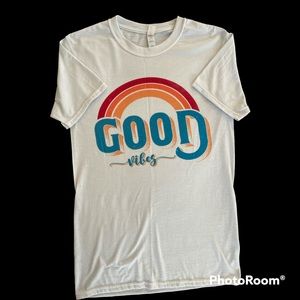 Good Vibes printed graphic tee